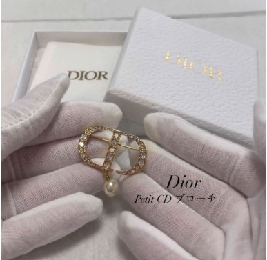 DIORブローチ